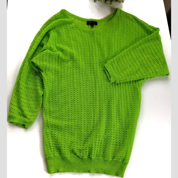 Tops - VINTAGE GLO Green Top